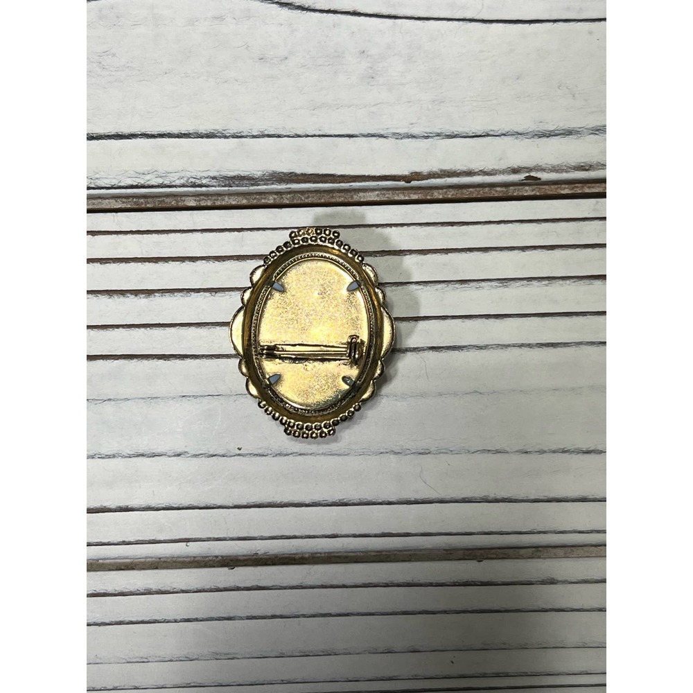 Antique Women’s Blue Cameo Pin Brooch - Picture 3 of 4